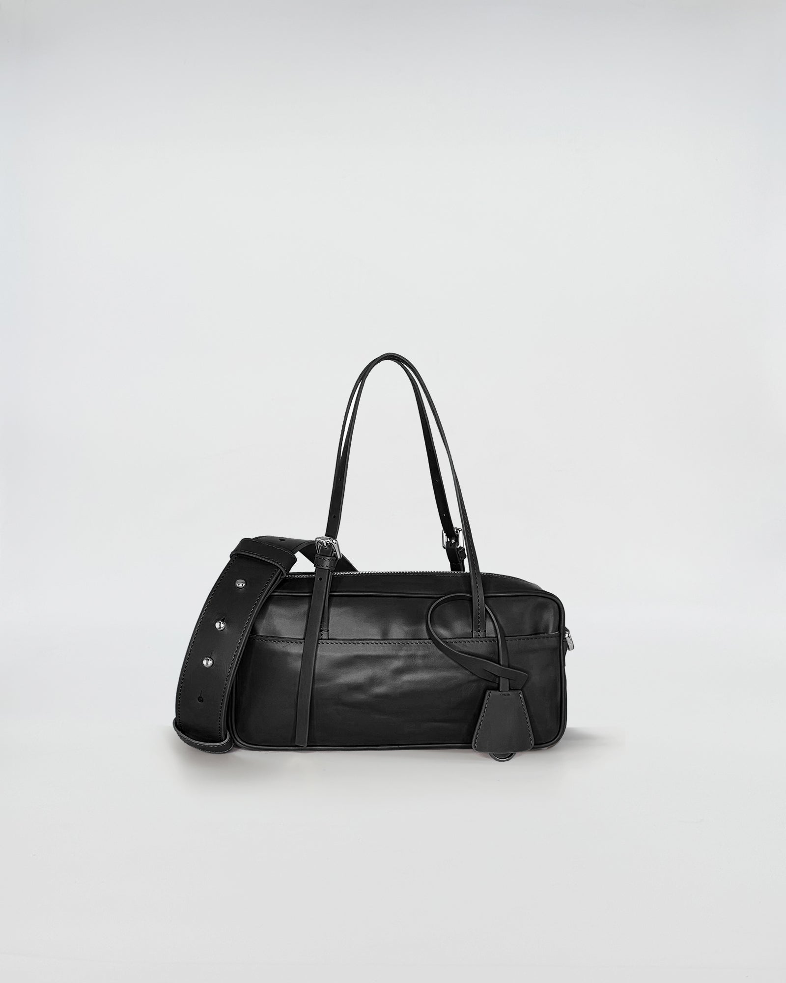 ASIA VITELLO LAVATO black shoulder bag with adjustable strap and stylish design.