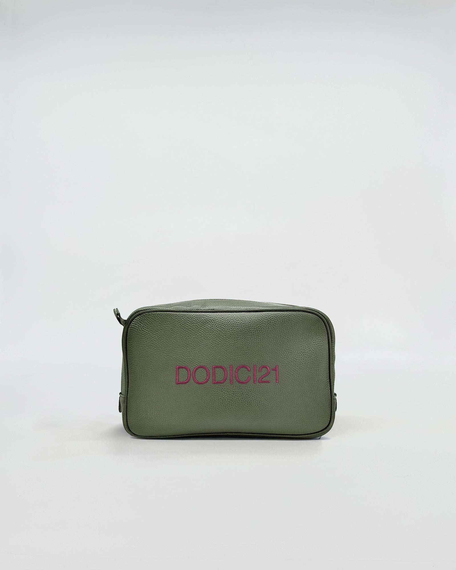 BEAUTY MEDIUM IN PELLE PERSONALIZZATO in verde con personalizzazione DODICI21.