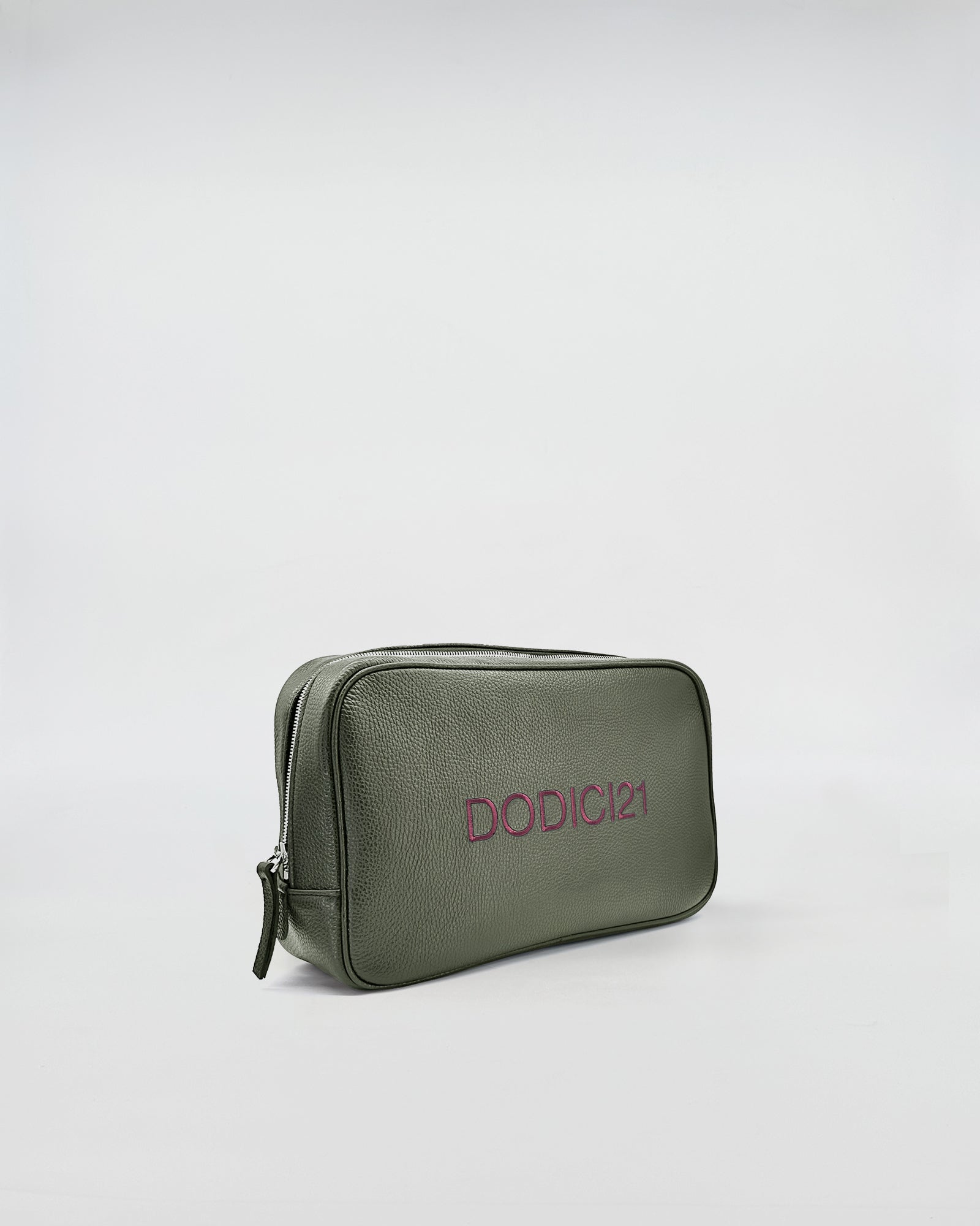 Beauty medium in pelle personalizzato in pelle verde con personalizzazione DODICI21.