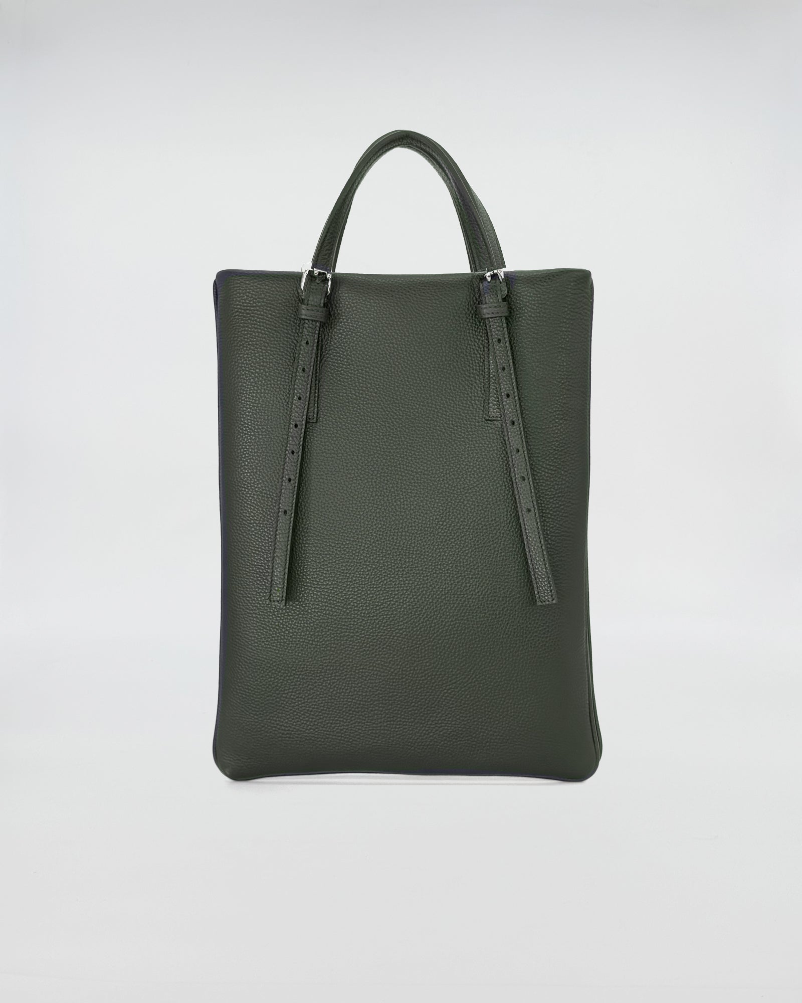 AMELIE PORTACOMPUTER elegante borsa portacomputer in pelle verde, versatile e resistente, ideale per look professionali.
