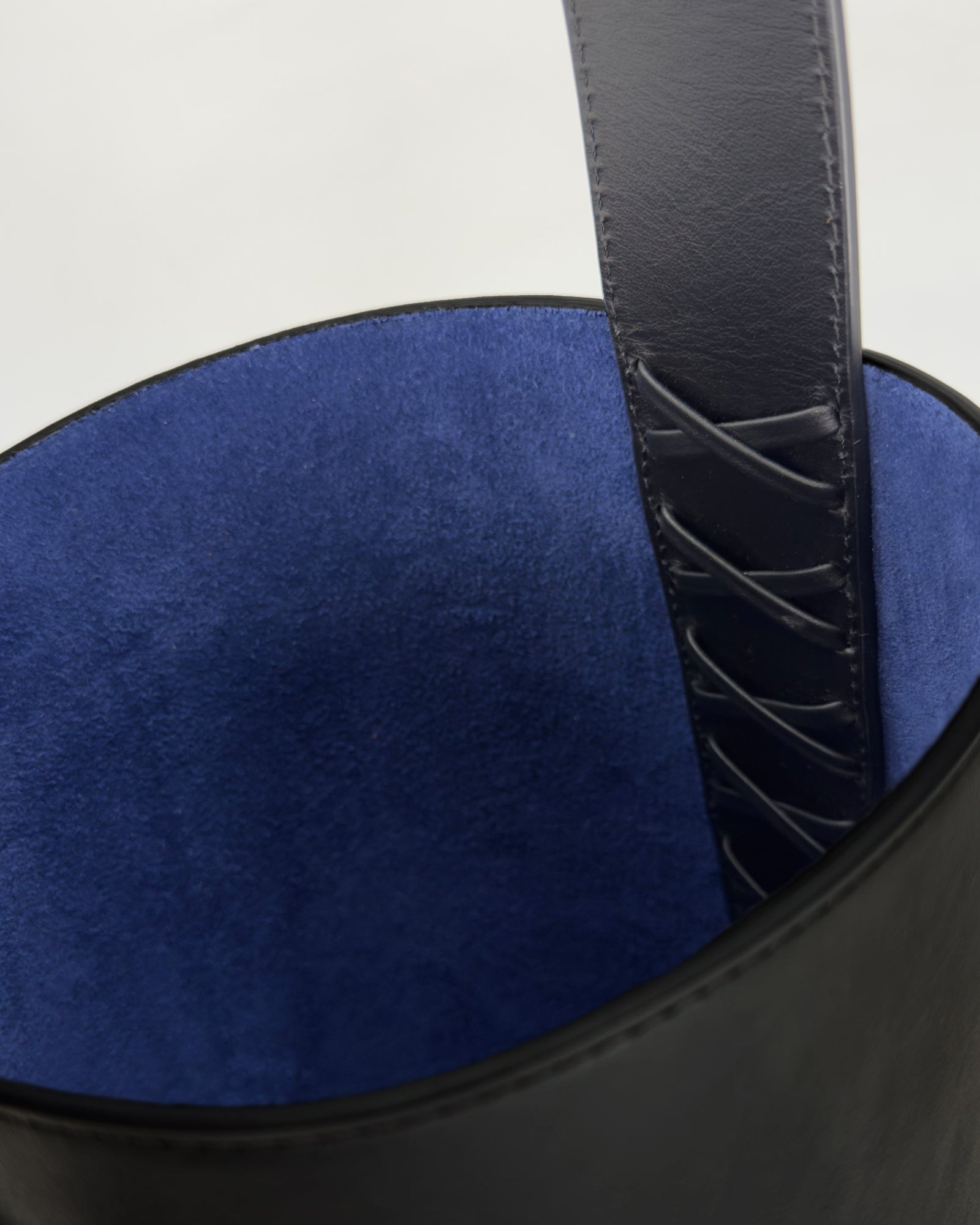 BORSA CELESTE VITELLO LISCIO