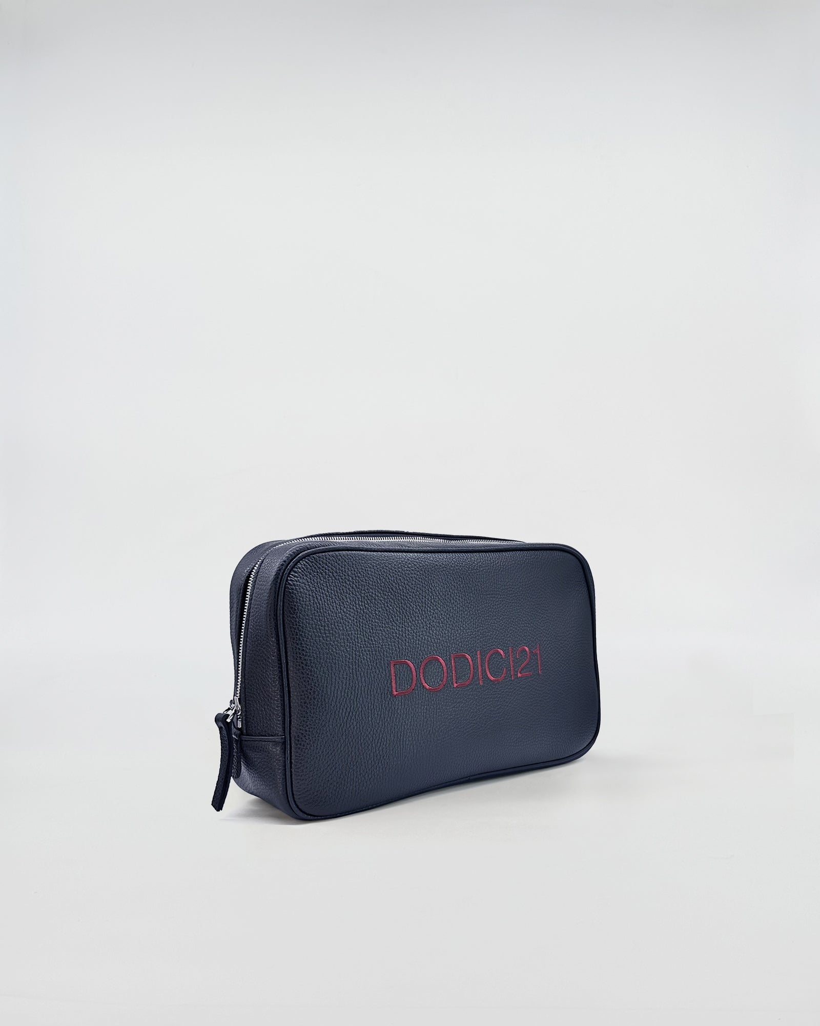 Beauty medium in pelle personalizzato in pelle blu con personalizzazione rossa DODICI21.