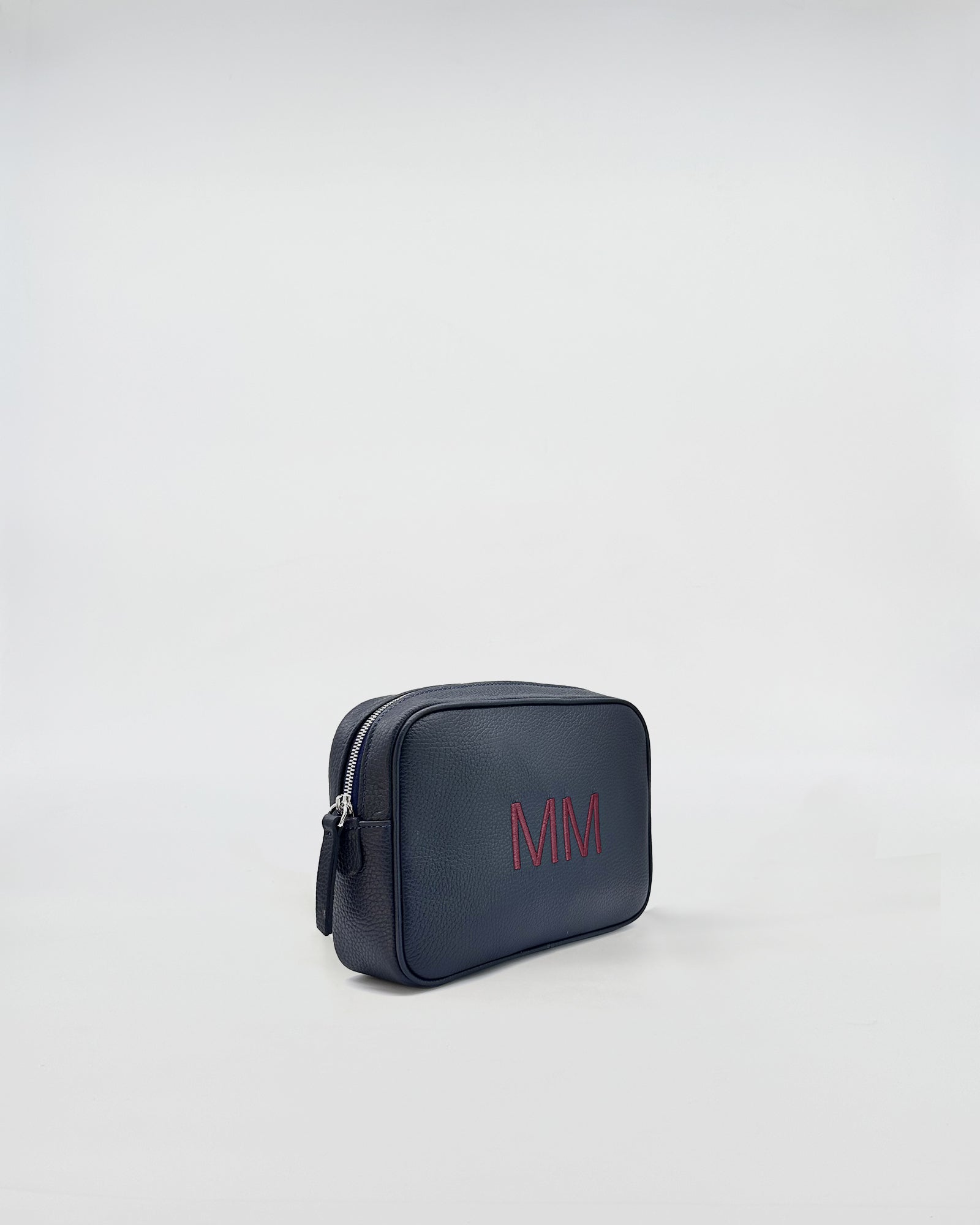 Beauty small in pelle personalizzato beauty case in pelle nera con iniziali rosse MM ricamate.