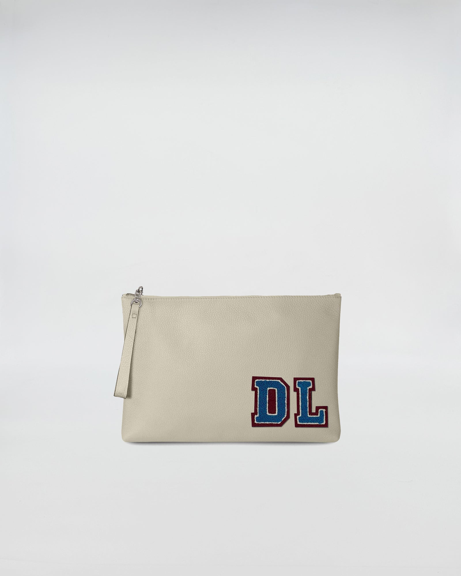 BUSTA A4 PERSONALIZZATA con patch DL, in vitello pieno fiore, ideale per personalizzazione e praticità.