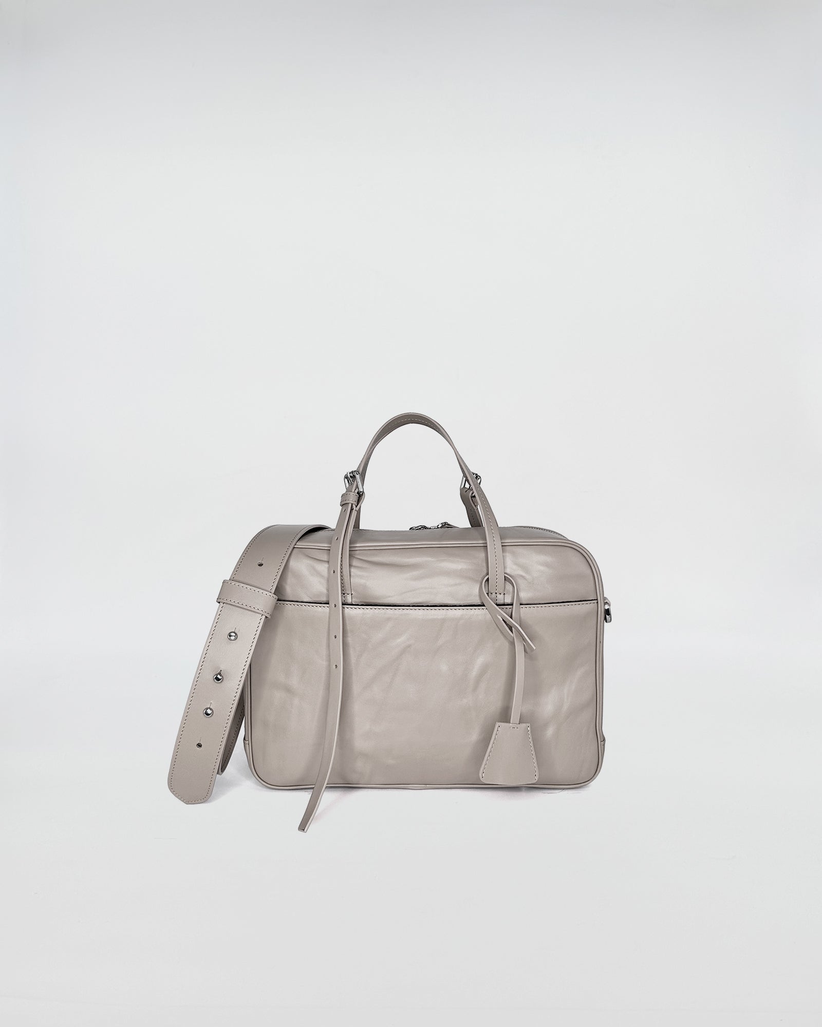 FRIDA SMALL VITELLO LAVATO elegant bauletto in vitello lavato, versatile con tracolla regolabile, collezione moda contemporanea.