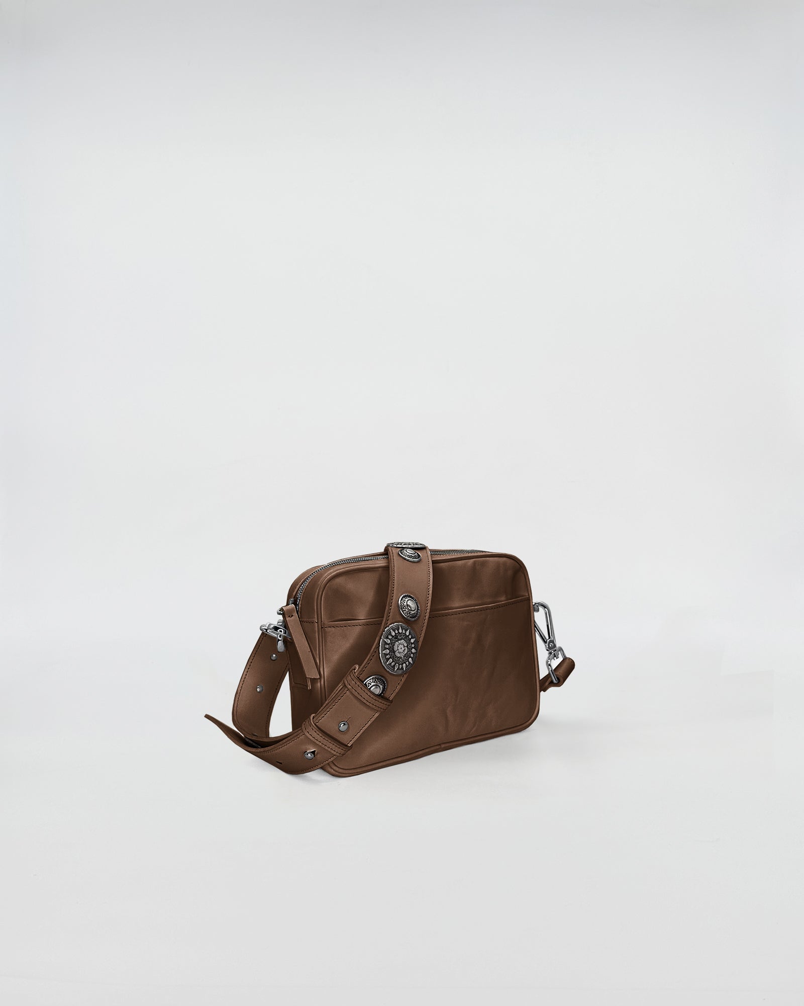 MAFALDA VITELLO LAVATO ROCK brown bag with studded shoulder strap, stylish and functional for any occasion.
