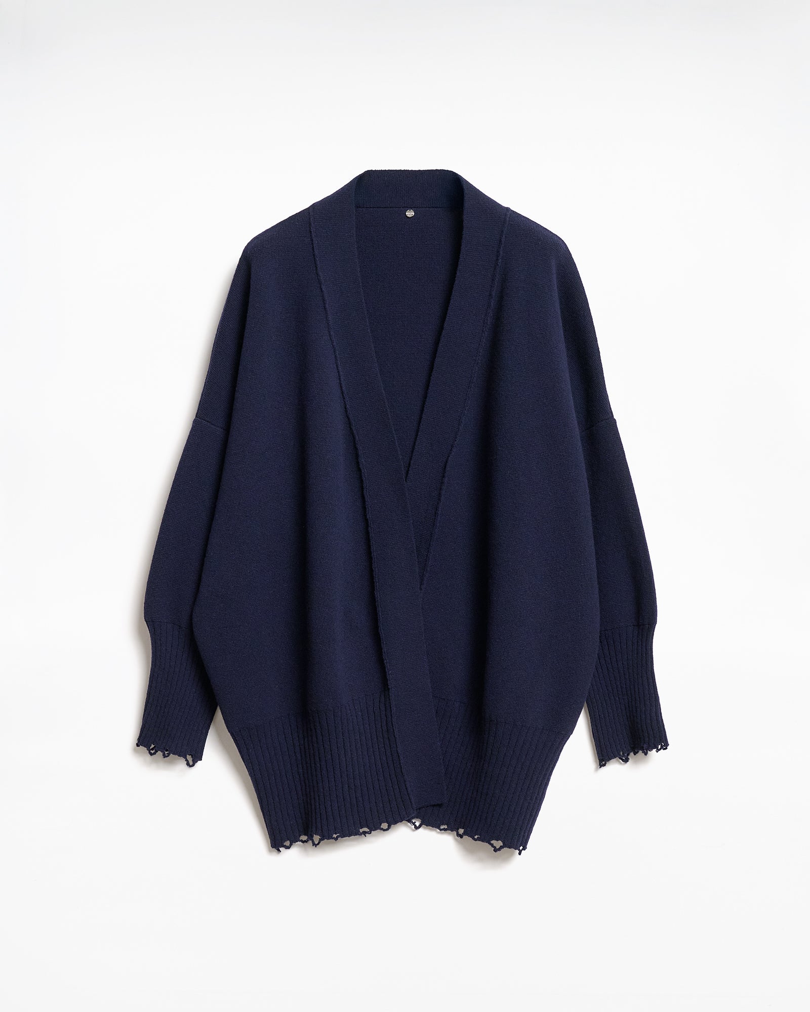CARDIGAN IN MAGLIA CON CINTURA PELLE PERSONALIZZABILE in blu scuro, design leggermente a uovo e dettagli chic.
