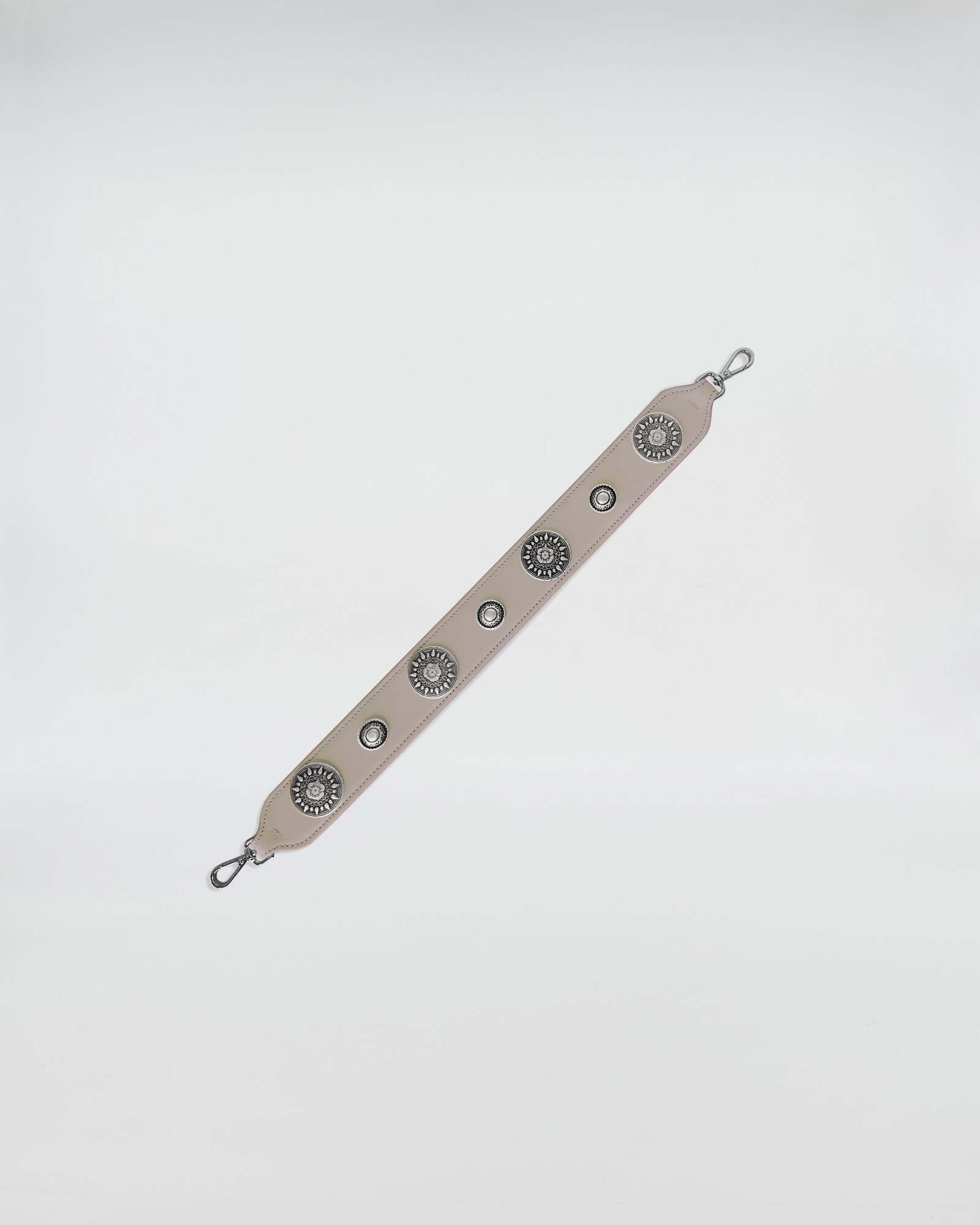 MANICO A SPALLA IN PELLE ROCK 47 CM con design esclusivo e dettagli metallici.
