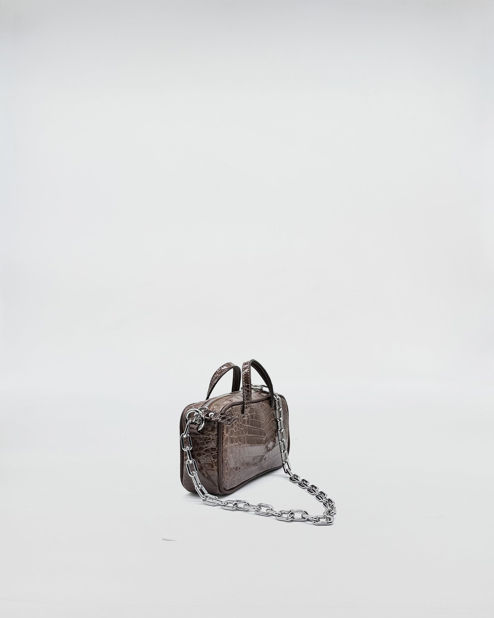 MICRO BAG NINA MEDIUM COCCO RECYCLE in a stylish design with a metal chain strap.