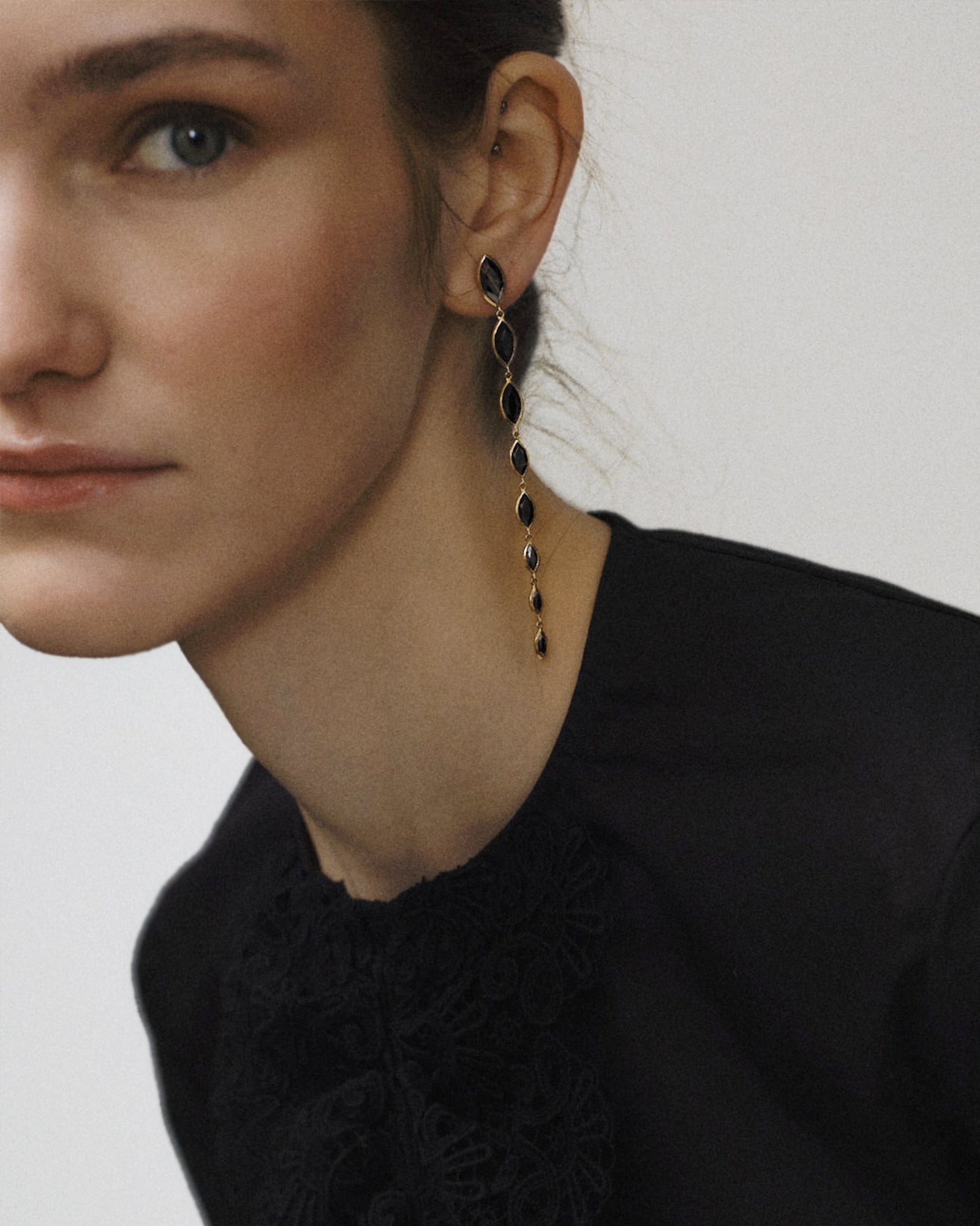 ORECCHINI ONICE NERA