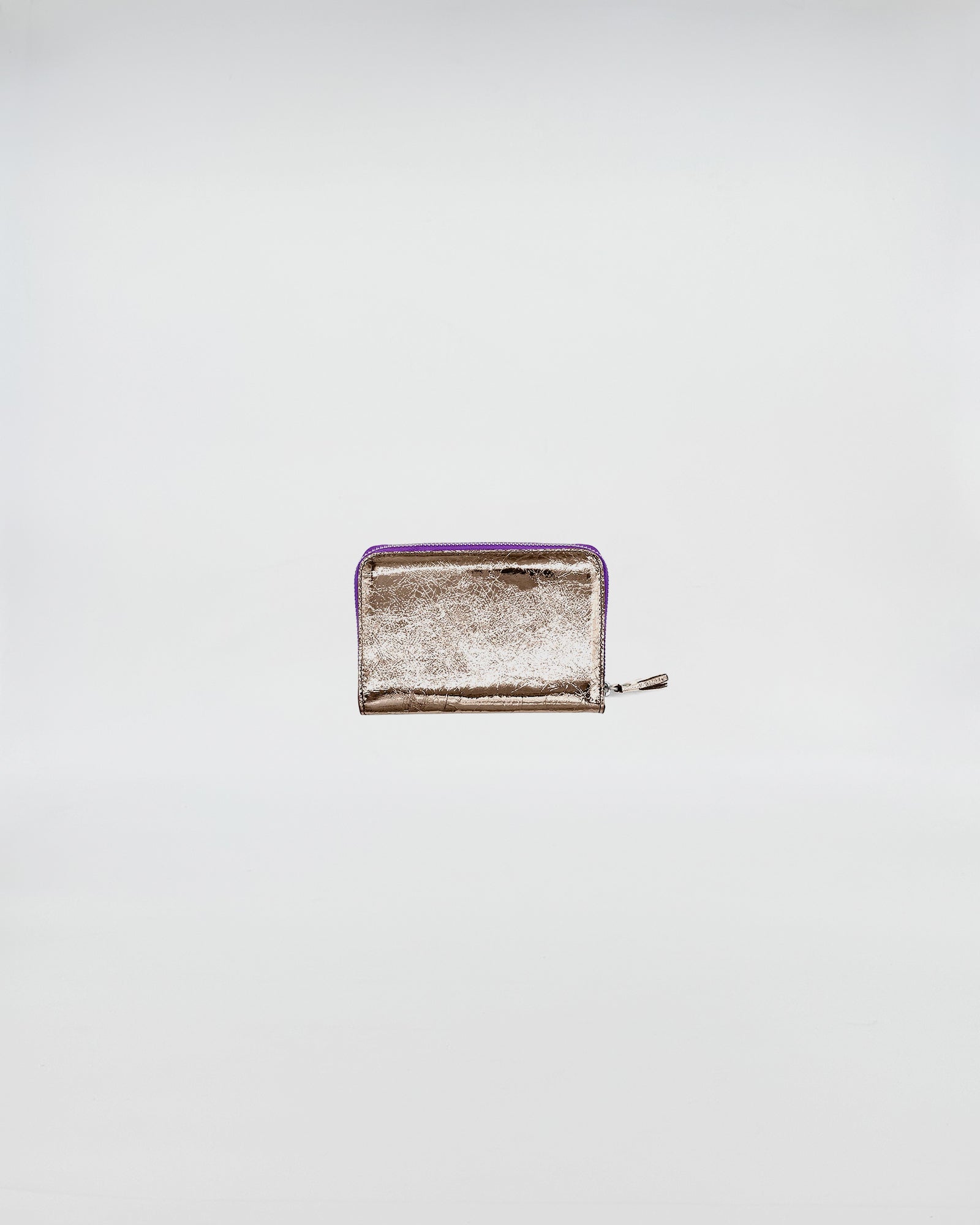 Portafoglio Zip Small in vitello con lamina, chiusura zip viola, interno fodera col. viola.