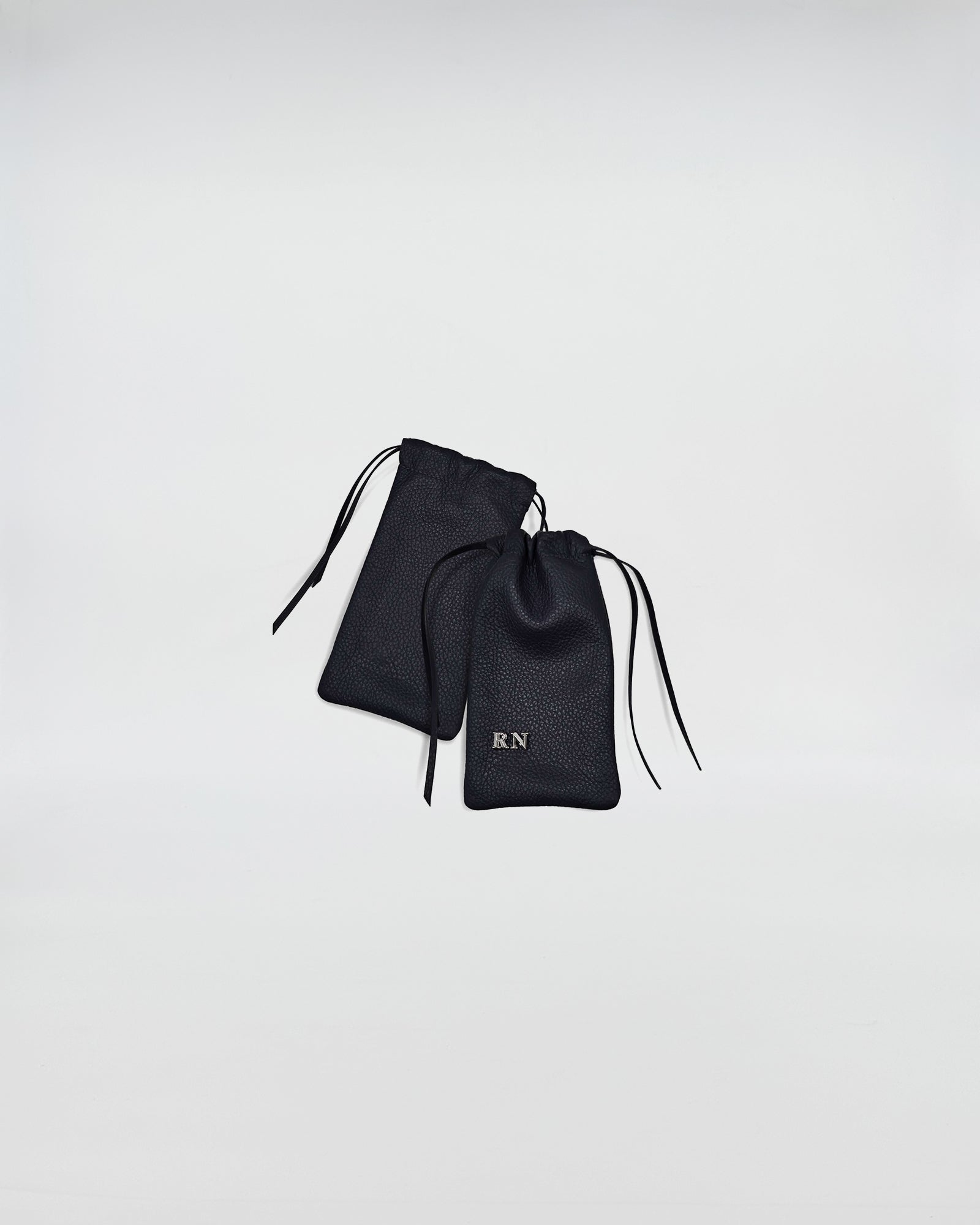 PORTA OCCHIALI LEO black pouch with drawstrings and RN logo for storing eyewear.