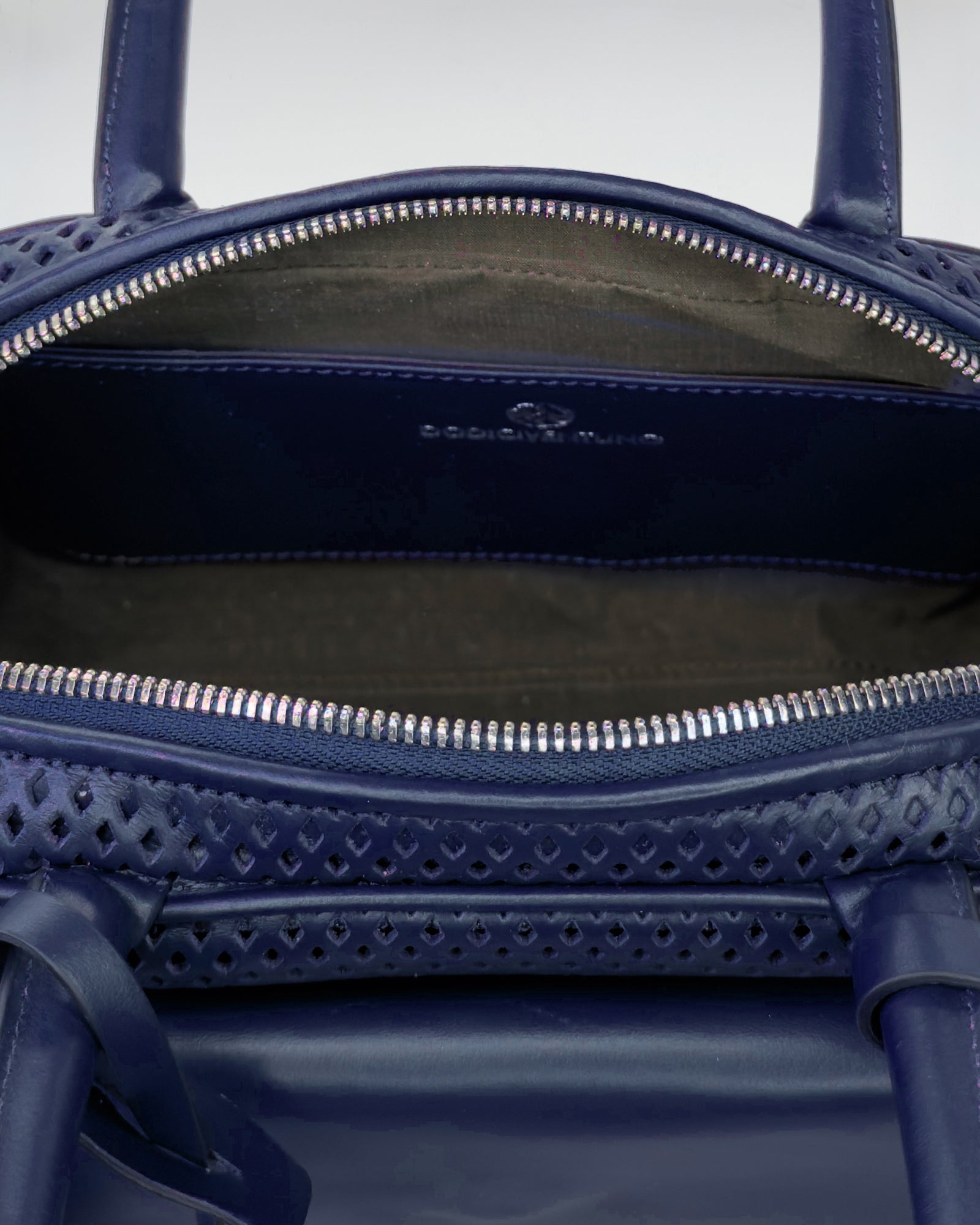 ZOE MINI VITELLO FORATO